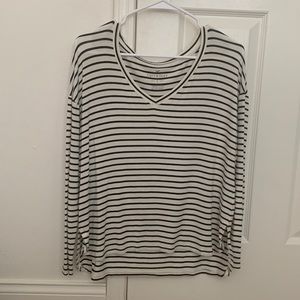 American eagle soft & sexy v neck top